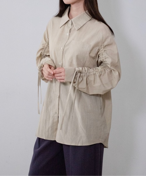 on:nue（オンニュ）の「【on:nue】袖シャーリングドロストリボンシャツ /26-27 AW COLLECTION（シャツ/ブラウス・レディース・チャコールグレー/ブラウン/ベージュ・FREE）」の6枚目の写真