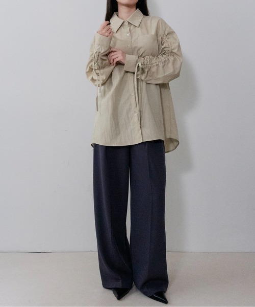 on:nue（オンニュ）の「【on:nue】袖シャーリングドロストリボンシャツ /26-27 AW COLLECTION（シャツ/ブラウス・レディース・チャコールグレー/ブラウン/ベージュ・FREE）」の17枚目の写真