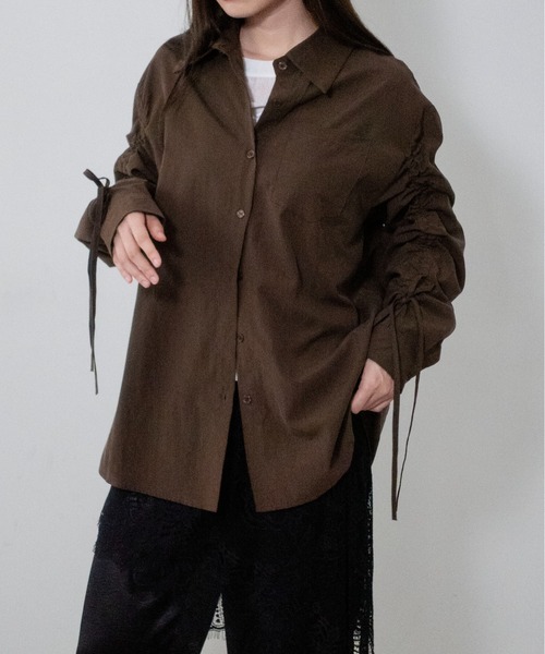 on:nue（オンニュ）の「【on:nue】袖シャーリングドロストリボンシャツ /26-27 AW COLLECTION（シャツ/ブラウス・レディース・チャコールグレー/ブラウン/ベージュ・FREE）」の20枚目の写真