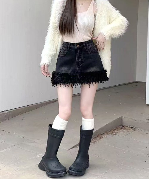 Riff(リフ)の「裾フリンジファーデニムミニスカート インナーパンツ付き(デニムスカート・レディース・ブルー/ブラック・L/M/S)」の6枚目の写真