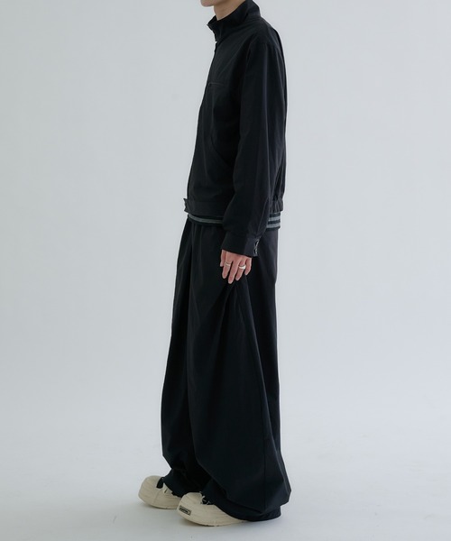 EPNK(イーピーエヌケー)の「Matte-Shell Wide Pants / マットシェルワイドパンツ(その他パンツ・メンズ・ブラック/チャコールグレー/サンドベージュ・LARGE/SMALL/MEDIUM)」の14枚目の写真
