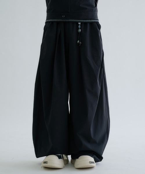 EPNK(イーピーエヌケー)の「Matte-Shell Wide Pants / マットシェルワイドパンツ(その他パンツ・メンズ・ブラック/チャコールグレー/サンドベージュ・LARGE/SMALL/MEDIUM)」の5枚目の写真
