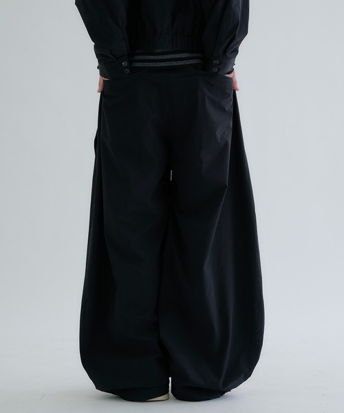 EPNK(イーピーエヌケー)の「Matte-Shell Wide Pants / マットシェルワイドパンツ(その他パンツ・メンズ・ブラック/チャコールグレー/サンドベージュ・LARGE/SMALL/MEDIUM)」の8枚目の写真