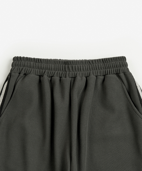 EXCONTAINER(エックスコンテナ)の「ワッフルサイドライントラックパンツ (CHARCOAL)(スウェットパンツ・メンズ・その他・SMALL/MEDIUM/LARGE/X-LARGE)」の4枚目の写真
