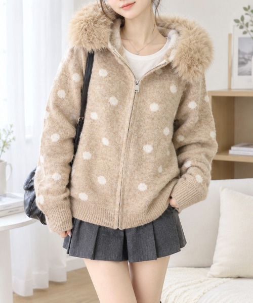 Miniministore(ミニミニストア)の「ドット柄ファーフードニットブルゾン韓国風(ニット/セーター・レディース・ベージュ/アイボリー/ネイビー/グレー・FREE)」の3枚目の写真