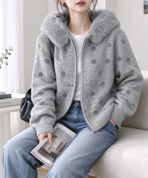 Miniministore(ミニミニストア)の「ドット柄ファーフードニットブルゾン韓国風(ニット/セーター・レディース・ベージュ/アイボリー/ネイビー/グレー・FREE)」の5枚目の写真