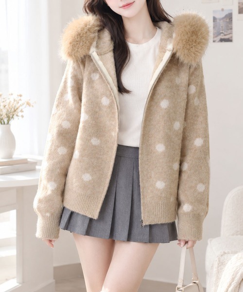 Miniministore(ミニミニストア)の「ドット柄ファーフードニットブルゾン韓国風(ニット/セーター・レディース・ベージュ/アイボリー/ネイビー/グレー・FREE)」の8枚目の写真