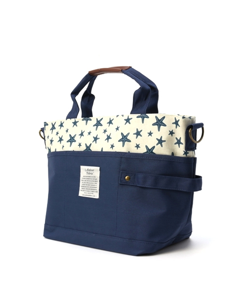 LBC（エルビーシー）の「【Andover Fabrics】 アンドーバーファブリックス トートバッグ （トートバッグ・レディース・ブラック/ホワイト/ネイビー・ONE SIZE）」の4枚目の写真