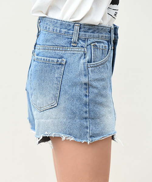 Luz Llena（ラズレナ）の「[綿100%]ランダム切替デニムショートパンツ（デニムパンツ・レディース・ブルー・SMALL/MEDIUM/LARGE）」の5枚目の写真