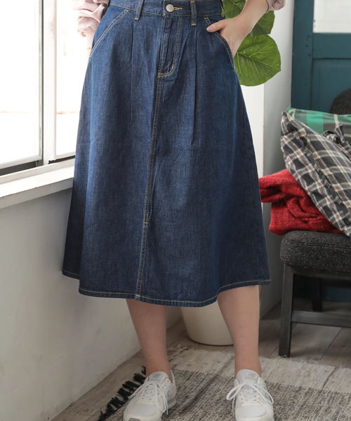 Green Parks(グリーンパークス)の「WR スリット入りデニムスカート(デニムスカート・レディース・ライトインディゴブルー/インディゴブルー・M/L)」の1枚目の写真