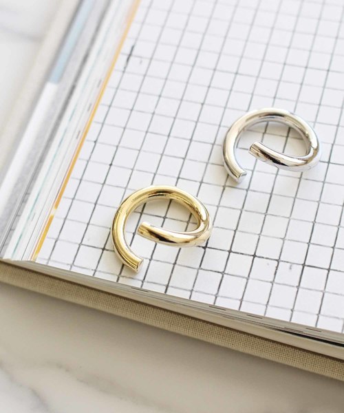 MODE ROBE（モードローブ）の「ワイドチューブリング（リング・レディース・シルバー/ゴールド・11号）」の8枚目の写真