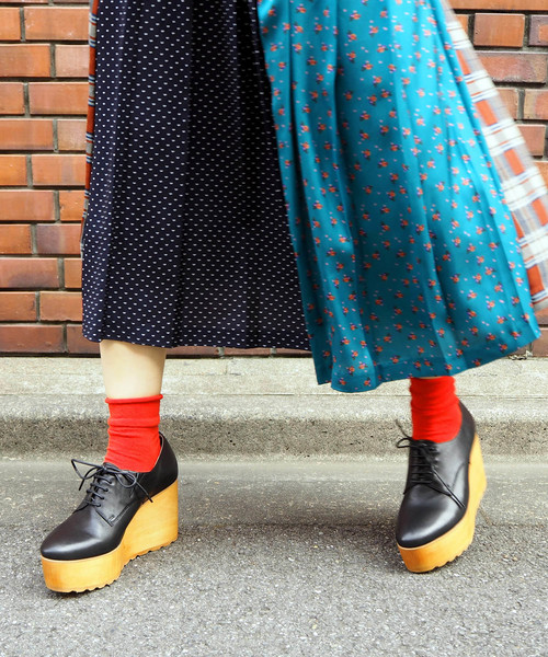 あしながおじさん(アシナガオジサン)の「〈あしながおじさん〉 厚底レースアップシューズ(パンプス・レディース・ブラック/シルバー/アイボリー・22.5cm/23.5cm/24.5cm/23.0cm/24.0cm)」の5枚目の写真