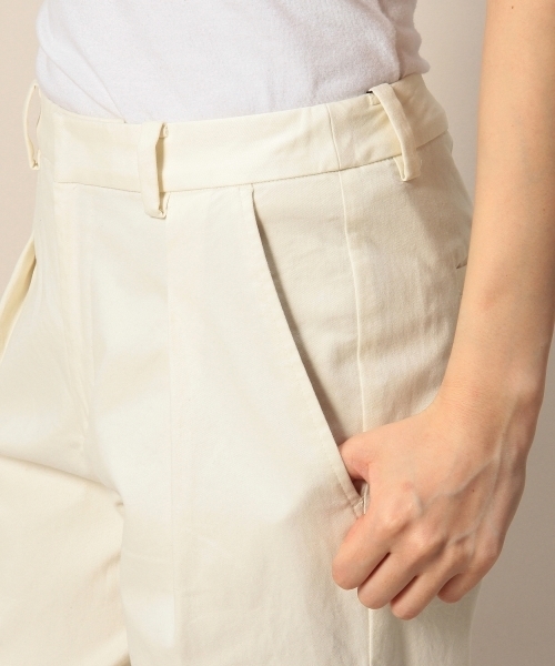 BEAUTY&YOUTH UNITED ARROWS（ビューティーアンドユースユナイテッドアローズ）の「BYSF ピーチスキンタックパンツ ◆（その他パンツ・レディース・オフホワイト/ネイビー・SMALL/MEDIUM）」の12枚目の写真
