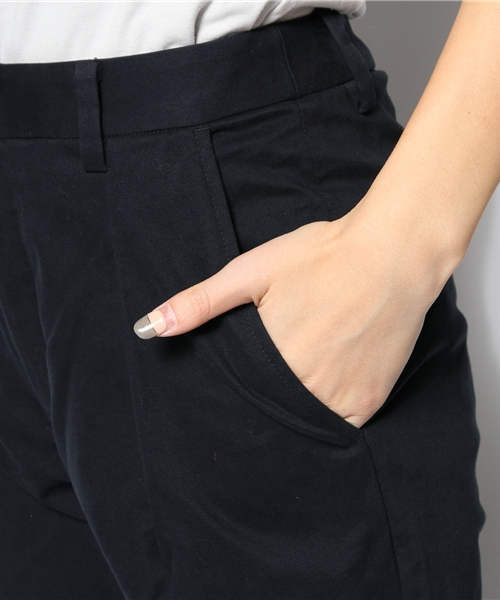 BEAUTY&YOUTH UNITED ARROWS（ビューティーアンドユースユナイテッドアローズ）の「BYSF ピーチスキンタックパンツ ◆（その他パンツ・レディース・オフホワイト/ネイビー・SMALL/MEDIUM）」の9枚目の写真