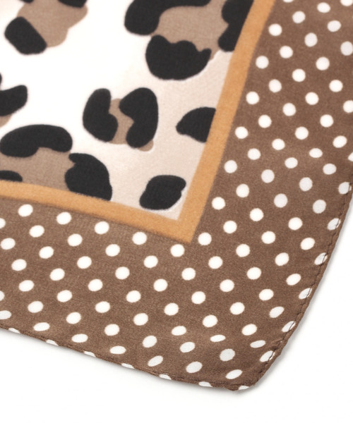 GLOBAL WORK（グローバルワーク）の「プリントスカーフ/838064（バンダナ/スカーフ・レディース・ネイビー/オレンジ/その他2/ライトベージュ・FREE）」の8枚目の写真