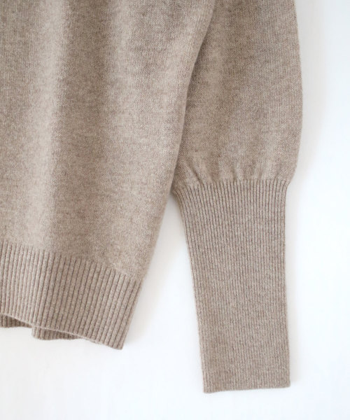 Marilyn Moon（マリリンムーン）の「ベビーカシミヤニット/SOI-MeME（ニット/セーター・レディース・ダークブラウン/ベージュ/グレー・MEDIUM）」の6枚目の写真