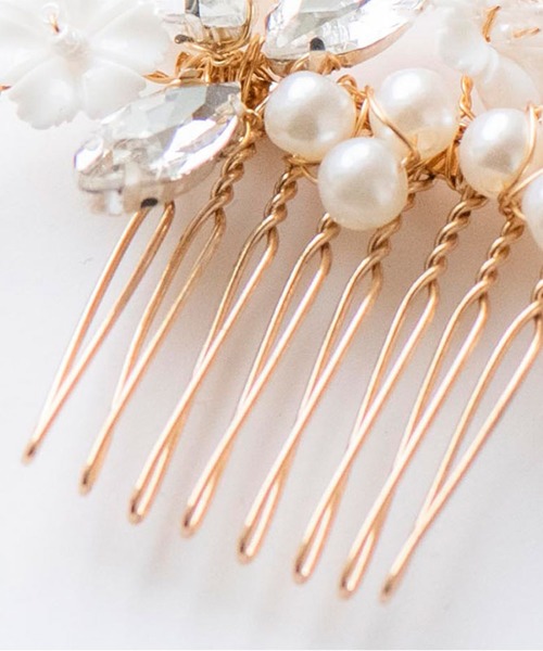 Catherine Cottage（キャサリンコテージ）の「バロックパールフラワーコーム（その他ヘアアクセサリー・キッズ・ゴールド・FREE）」の2枚目の写真