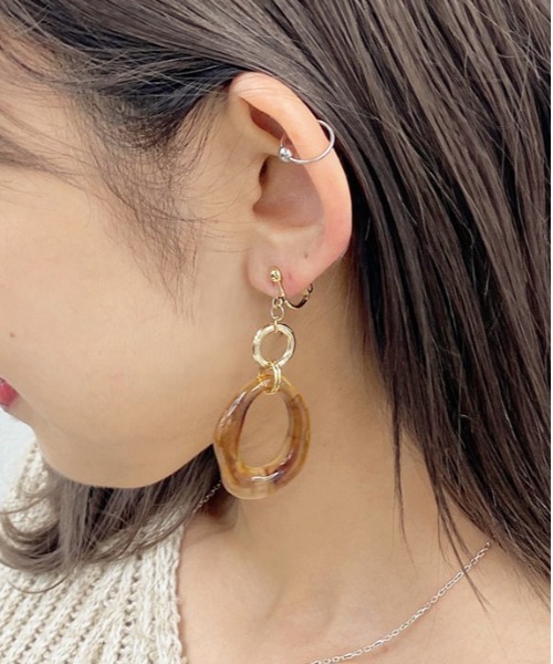 apres jour mignon（アプレジュールミニョン）の「【apresjour mignon×ARIAZ】ニュアンスカラーストーンイヤリング（イヤリング・レディース・ホワイト/ライトブルー/ダークブラウン/ベージュ/パープル/オフホワイト/アイボリー/ライトブラウン/キャメル/ピンクベージュ/ライトピンク・ONESIZE）」の5枚目の写真