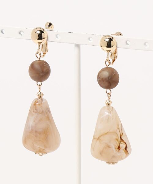 apres jour mignon（アプレジュールミニョン）の「【apresjour mignon×ARIAZ】ニュアンスカラーストーンイヤリング（イヤリング・レディース・ホワイト/ライトブルー/ダークブラウン/ベージュ/パープル/オフホワイト/アイボリー/ライトブラウン/キャメル/ピンクベージュ/ライトピンク・ONESIZE）」の20枚目の写真