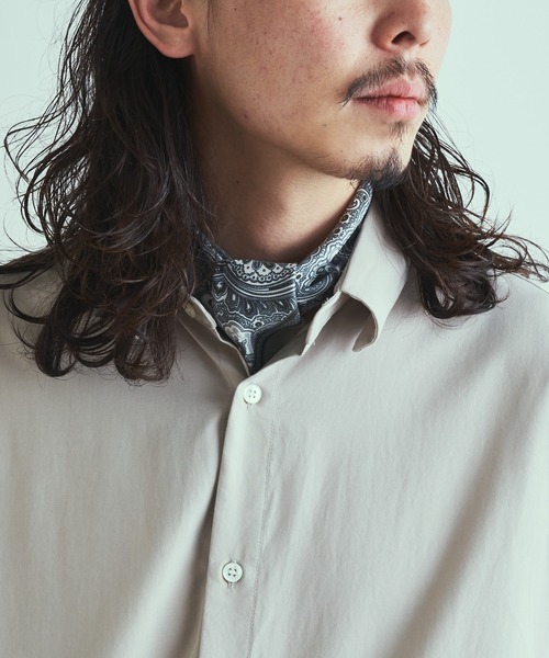 Lui's（ルイス）の「イタリアメイド装飾柄スカーフ（ストール/ショール・メンズ・カーキ/ベージュ/グレー・FREE）」の3枚目の写真