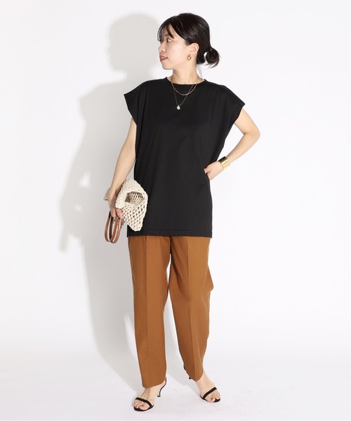 VERMEIL par iena（ヴェルメイユパーイエナ）の「【COGTHEBIGSMOKE/コグ ザ ビッグスモーク】TUCK IN SLEEVE トップス◆（Tシャツ/カットソー・レディース・ホワイト/ブラック/ベージュ・FREE）」の21枚目の写真