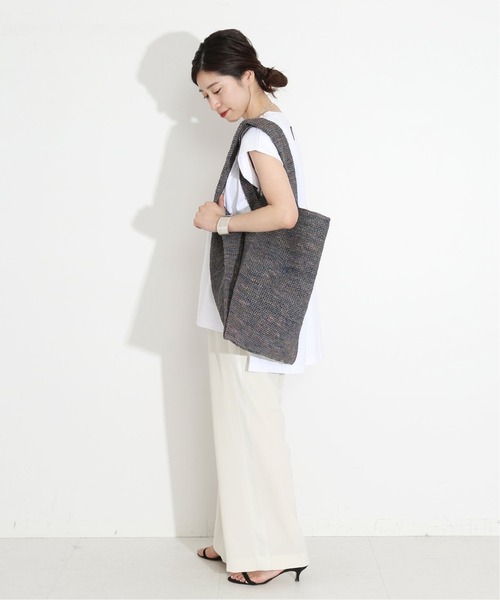 VERMEIL par iena（ヴェルメイユパーイエナ）の「【COGTHEBIGSMOKE/コグ ザ ビッグスモーク】TUCK IN SLEEVE トップス◆（Tシャツ/カットソー・レディース・ホワイト/ブラック/ベージュ・FREE）」の13枚目の写真