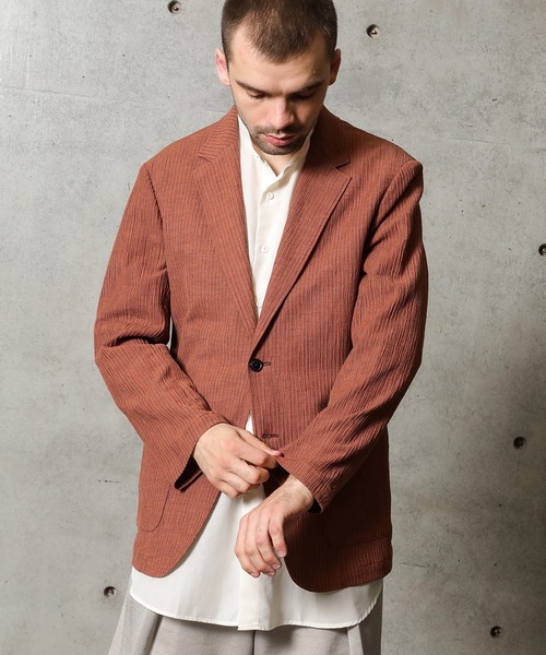 FUSE(フューズ)の「麻混カールマイヤー編みストライプジャケット(テーラードジャケット・メンズ・ホワイト×ネイビー/オレンジ・02/03/01)」の1枚目の写真