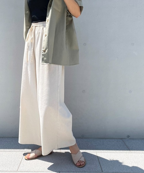 Meli rich（メリーリッチ）の「【セットアップ対応】ゆるっとシルエット。リネンリラックスパンツ（チノパンツ・レディース・ナチュラル/ベージュ/ライトグリーン/モカ/ブラック・MEDIUM）」の4枚目の写真