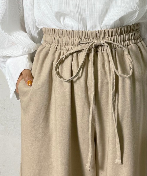 Meli rich（メリーリッチ）の「【セットアップ対応】ゆるっとシルエット。リネンリラックスパンツ（チノパンツ・レディース・ナチュラル/ベージュ/ライトグリーン/モカ/ブラック・MEDIUM）」の21枚目の写真
