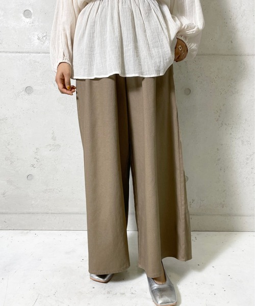 Meli rich（メリーリッチ）の「【セットアップ対応】ゆるっとシルエット。リネンリラックスパンツ（チノパンツ・レディース・ナチュラル/ベージュ/ライトグリーン/モカ/ブラック・MEDIUM）」の6枚目の写真