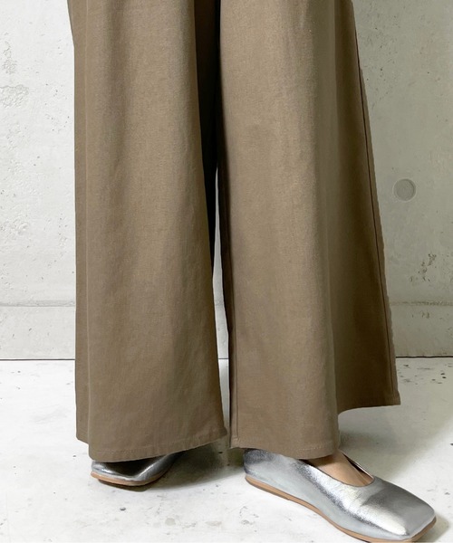 Meli rich（メリーリッチ）の「【セットアップ対応】ゆるっとシルエット。リネンリラックスパンツ（チノパンツ・レディース・ナチュラル/ベージュ/ライトグリーン/モカ/ブラック・MEDIUM）」の12枚目の写真