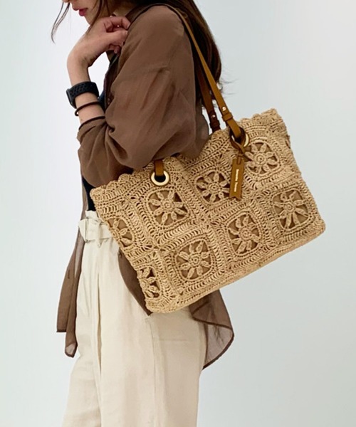 Samantha Thavasa(サマンサタバサ)の「ラフィア トートバッグ 大サイズ(トートバッグ・レディース・キャメル/ホワイト・FREE)」の2枚目の写真