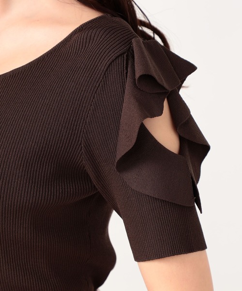 LAISSE PASSE（レッセパッセ）の「オープンショルダーフリルプルオーバー（ニット/セーター・レディース・ライトグレー/ブラウン/ピンク/アイボリー/ミント・MEDIUM）」の12枚目の写真