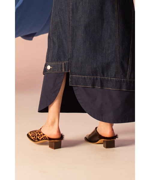 AULA AILA（アウラアイラ）の「インソールエコファーミュール（サンダル・レディース・ブラック/ブラウン/オフホワイト/キャメル・36.5/37.5/35.5）」の5枚目の写真