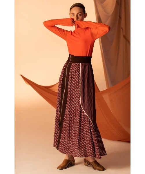 AULA AILA（アウラアイラ）の「インソールエコファーミュール（サンダル・レディース・ブラック/ブラウン/オフホワイト/キャメル・36.5/37.5/35.5）」の14枚目の写真