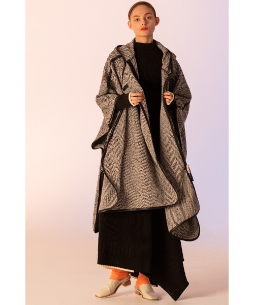 AULA AILA（アウラアイラ）の「インソールエコファーミュール（サンダル・レディース・ブラック/ブラウン/オフホワイト/キャメル・36.5/37.5/35.5）」の19枚目の写真