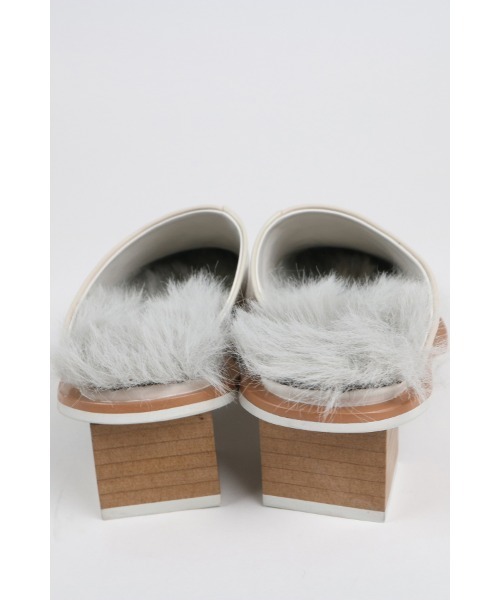 AULA AILA（アウラアイラ）の「インソールエコファーミュール（サンダル・レディース・ブラック/ブラウン/オフホワイト/キャメル・36.5/37.5/35.5）」の13枚目の写真