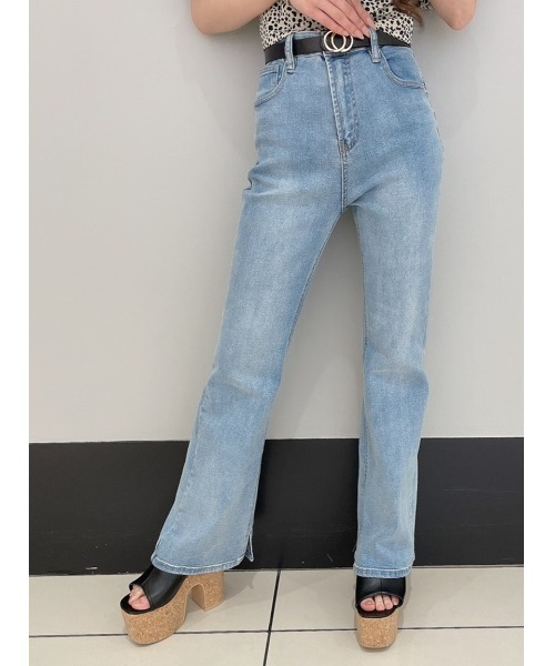 one way（ワンウェイ）の「【oneway】すそフレアーデニム（デニムパンツ・レディース・ライトブルー/ベージュ/ブラック系その他・S/M）」の3枚目の写真