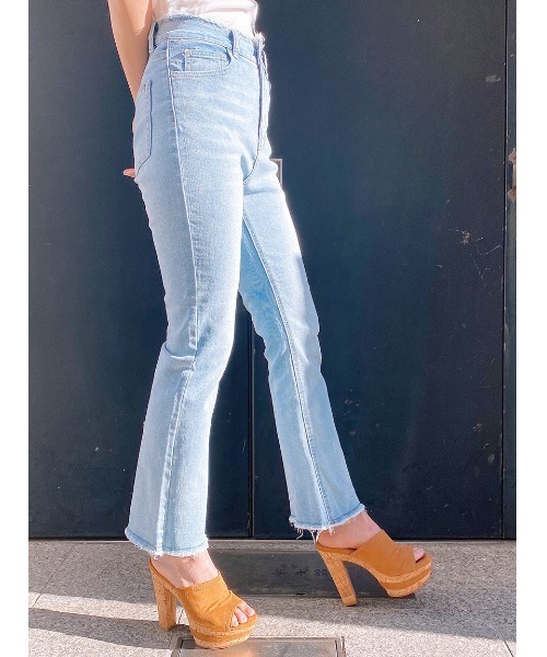 one way（ワンウェイ）の「【oneway】すそフレアーデニム（デニムパンツ・レディース・ライトブルー/ベージュ/ブラック系その他・S/M）」の11枚目の写真