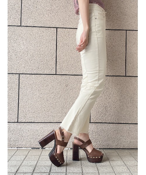 one way（ワンウェイ）の「【oneway】すそフレアーデニム（デニムパンツ・レディース・ライトブルー/ベージュ/ブラック系その他・S/M）」の7枚目の写真