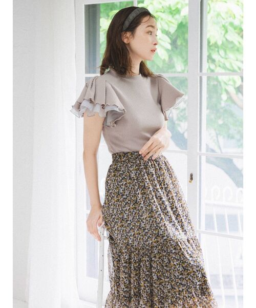 dazzlin（ダズリン）の「ダブルフリルコンパクトトップス（Tシャツ/カットソー・レディース・ブラック/グレー/オフホワイト/ベージュ/ブラウン・FREE）」の8枚目の写真