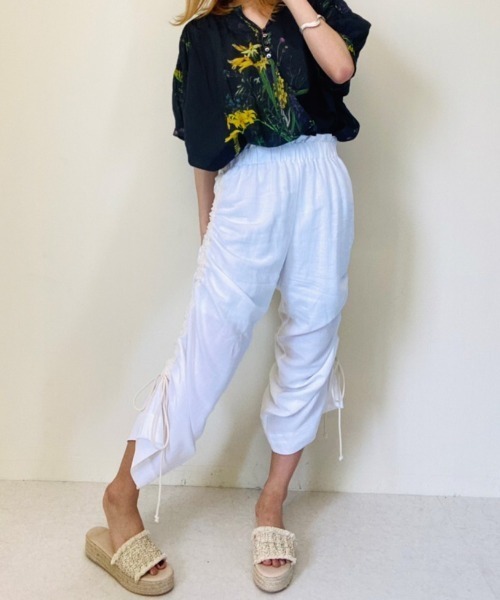 TEVALT（ヴァレット）の「サイドロープ麻混ワイドパンツ（その他パンツ・レディース・キャメル/ホワイト/ロイヤルブルー・38）」の11枚目の写真