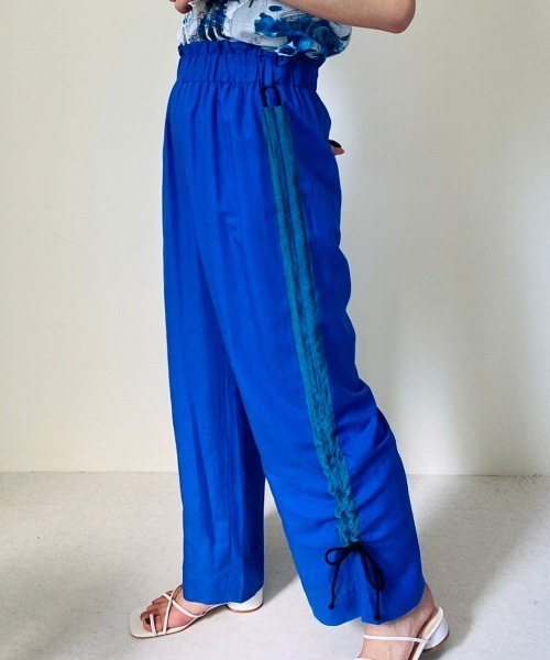 TEVALT（ヴァレット）の「サイドロープ麻混ワイドパンツ（その他パンツ・レディース・キャメル/ホワイト/ロイヤルブルー・38）」の4枚目の写真