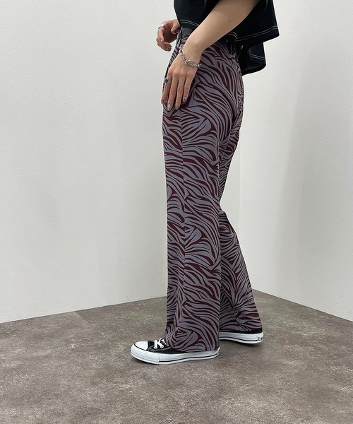 apres jour mignon(アプレジュールミニョン)の「ゼブラ柄パンツ【ZOZOTOWN限定アイテム】(その他パンツ・レディース・ベージュ/ホワイト系その他/パープル・X-LARGE/MEDIUM/SMALL)」の5枚目の写真