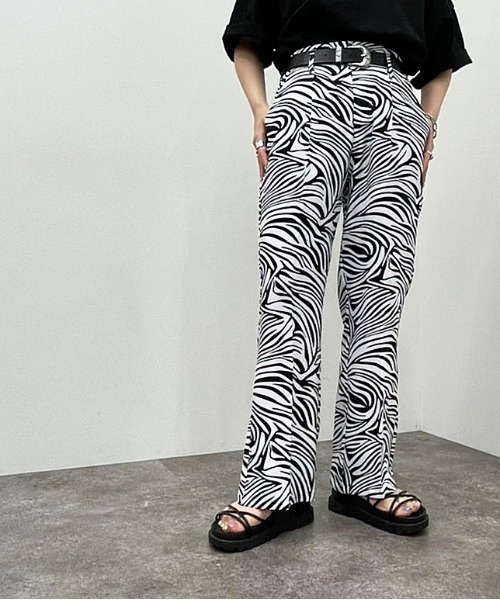 apres jour mignon(アプレジュールミニョン)の「ゼブラ柄パンツ【ZOZOTOWN限定アイテム】(その他パンツ・レディース・ベージュ/ホワイト系その他/パープル・X-LARGE/MEDIUM/SMALL)」の13枚目の写真