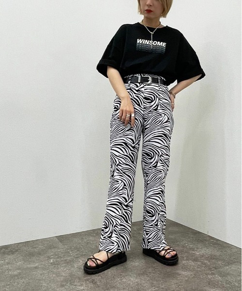 apres jour mignon(アプレジュールミニョン)の「ゼブラ柄パンツ【ZOZOTOWN限定アイテム】(その他パンツ・レディース・ベージュ/ホワイト系その他/パープル・X-LARGE/MEDIUM/SMALL)」の16枚目の写真