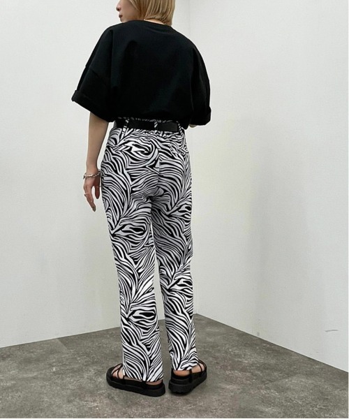 apres jour mignon(アプレジュールミニョン)の「ゼブラ柄パンツ【ZOZOTOWN限定アイテム】(その他パンツ・レディース・ベージュ/ホワイト系その他/パープル・X-LARGE/MEDIUM/SMALL)」の18枚目の写真
