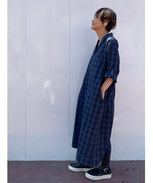 BEARDSLEY（ビアズリー）の「冬はニットと重ねて楽しめる開襟チェックワンピース（ワンピース・レディース・ネイビー/レッド・FREE）」の5枚目の写真