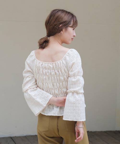 Kastane(カスタネ)の「レースジャガードシャーリングブラウス(シャツ/ブラウス・レディース・アイボリー/グリーン/レッド・FREE)」の11枚目の写真