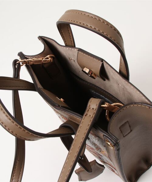 Three Four Time（ｽﾘｰﾌｫｰﾀｲﾑ）の「スクエア型ミニショルダー（ショルダーバッグ・レディース・ブラック/グレー/ブルー/キャメル・ONE SIZE）」の16枚目の写真